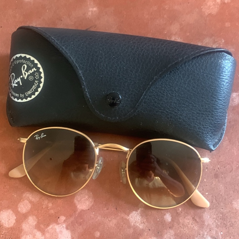 Ray-Ban Gold and Brown Oval metal glasses. Unisex